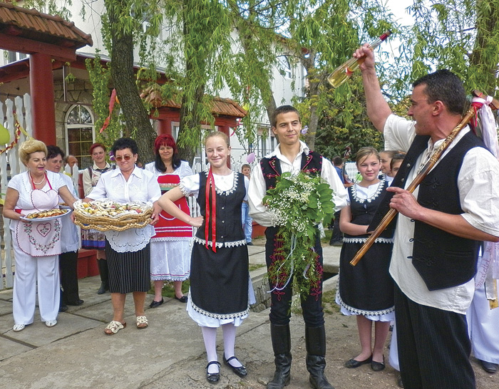 У селі Геча для туристів влаштовують весілля за угорськими звичаями